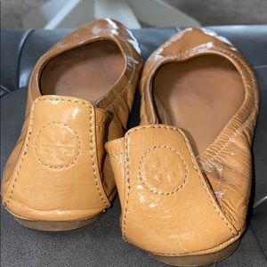 Tory Burch nude flats